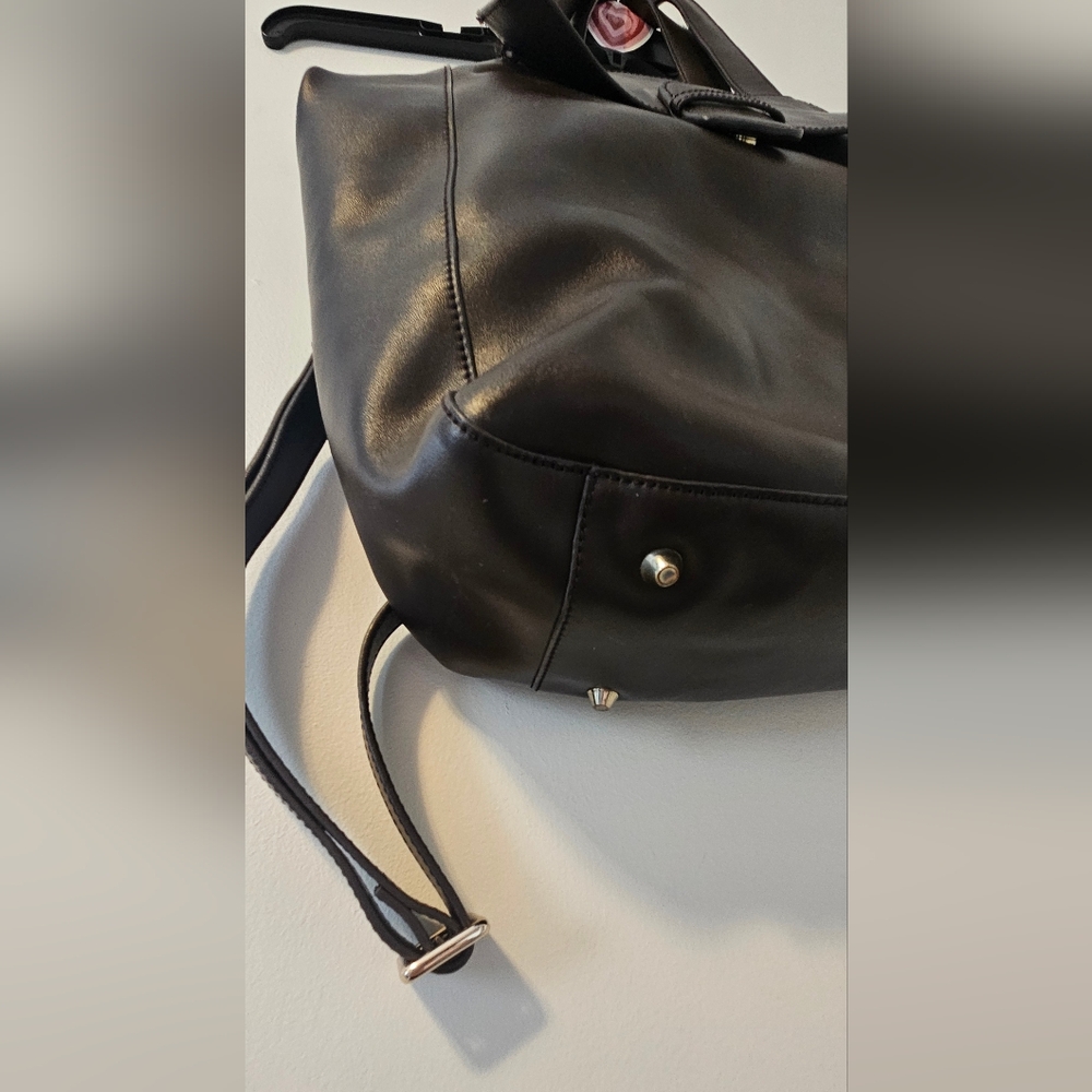 Danier Leather bag - Picture 3 of 9